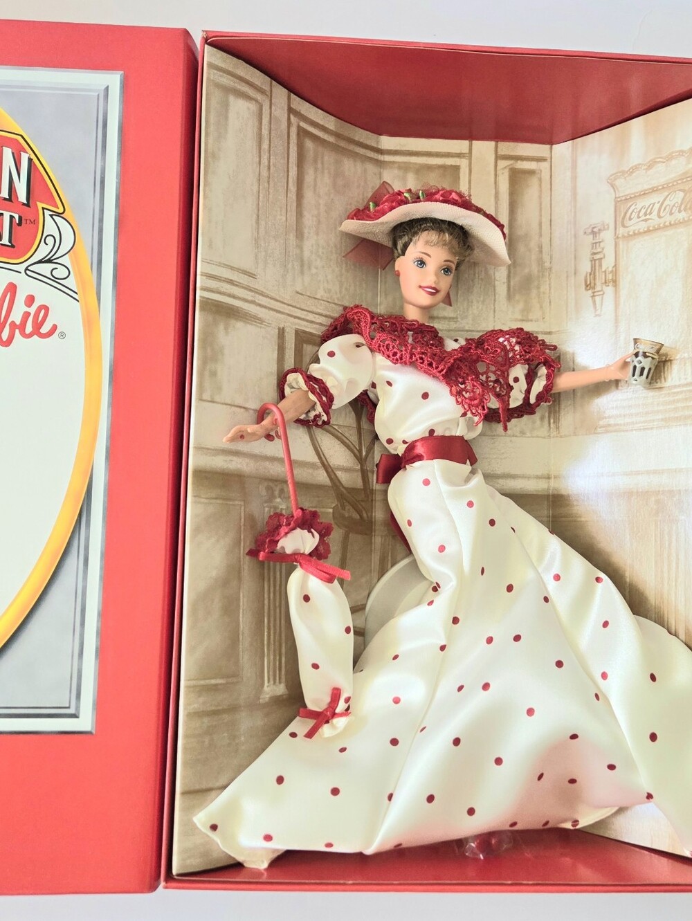 VINTAGE 1996 BARBIE SODA FOUNTAIN SWEETHEART MATTEL NRFB, SHIPPER